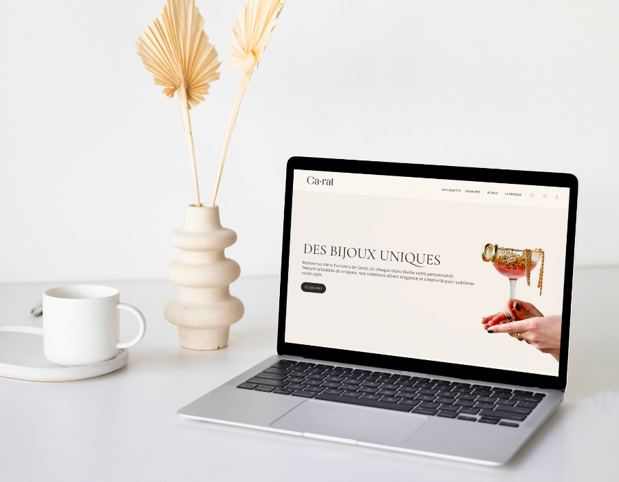 Site web de la marque Carat, direction artistique et design UX/UI.
