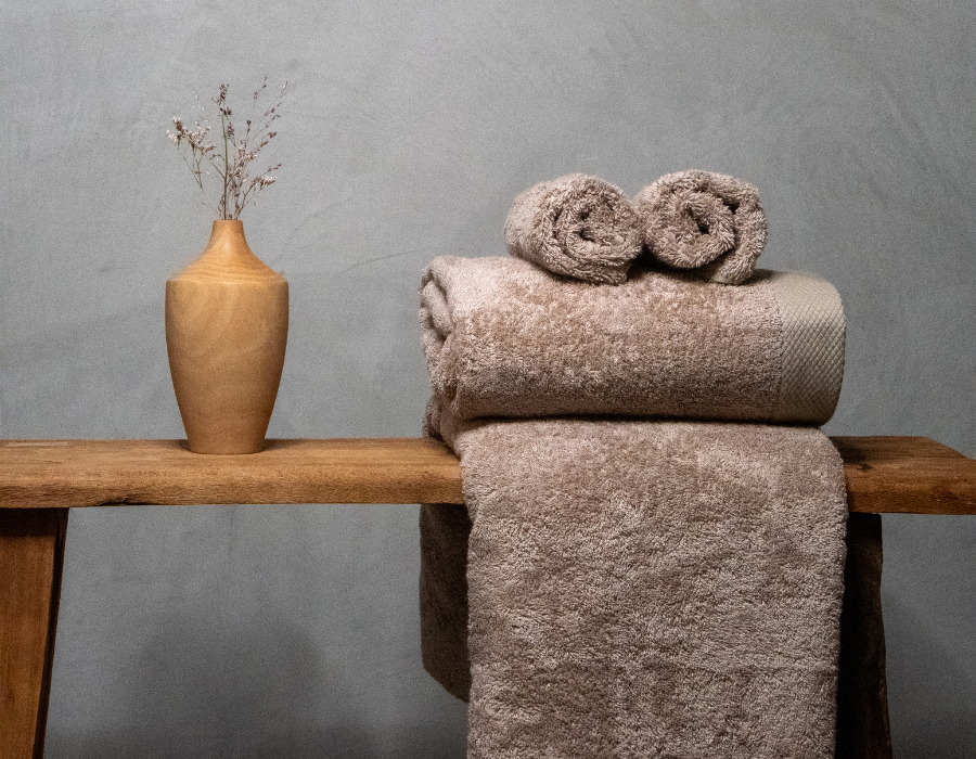 Linge de bain en bambou naturel de la marque Comptoir du Bambou, photographié par Léa Coolab Agency